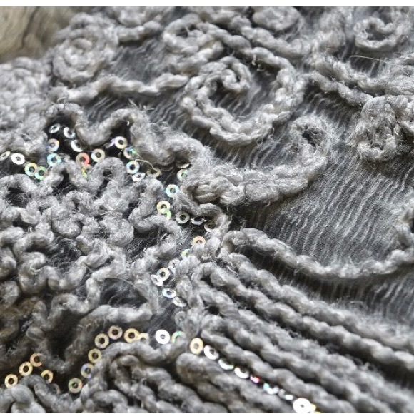 Soft Surroundings Crinkle Grey Silk Romance Embroidered Overlay Tunic Se… - Picture 6 of 9